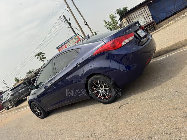 Hyundai Elantra Limited Sedan FWD (1.8L 4cyl 6A) 2013 Blue photo 3