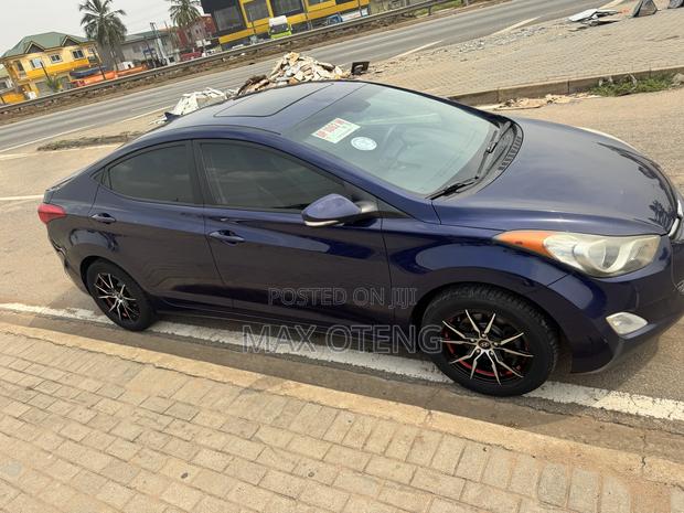 Hyundai Elantra Limited Sedan FWD (1.8L 4cyl 6A) 2013 Blue photo 7
