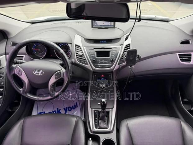 Hyundai Avante 2015 White photo 4