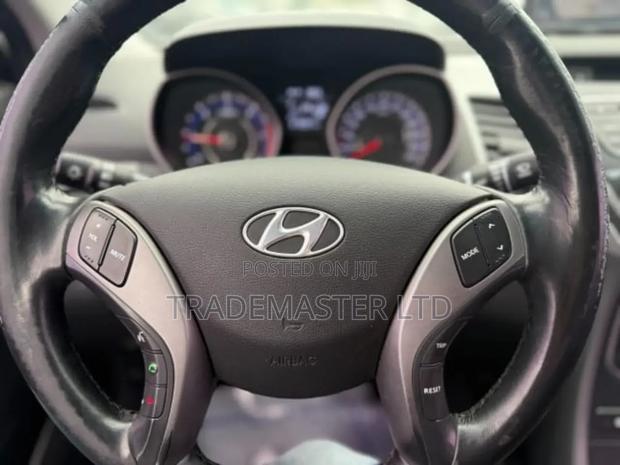 Hyundai Avante 2015 White photo 11