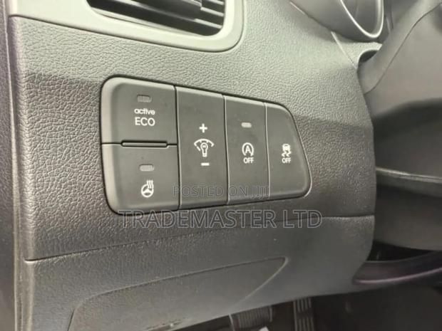 Hyundai Avante 2015 White photo 14