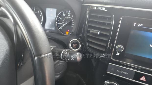 Mitsubishi Outlander 2.4 PHEV AWD 2019 Black photo 7