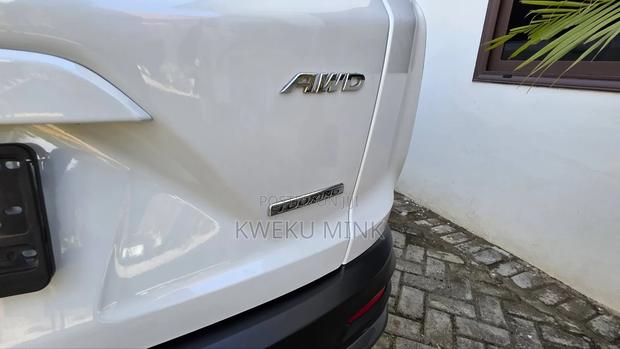 Honda CR-V 2020 White photo 12