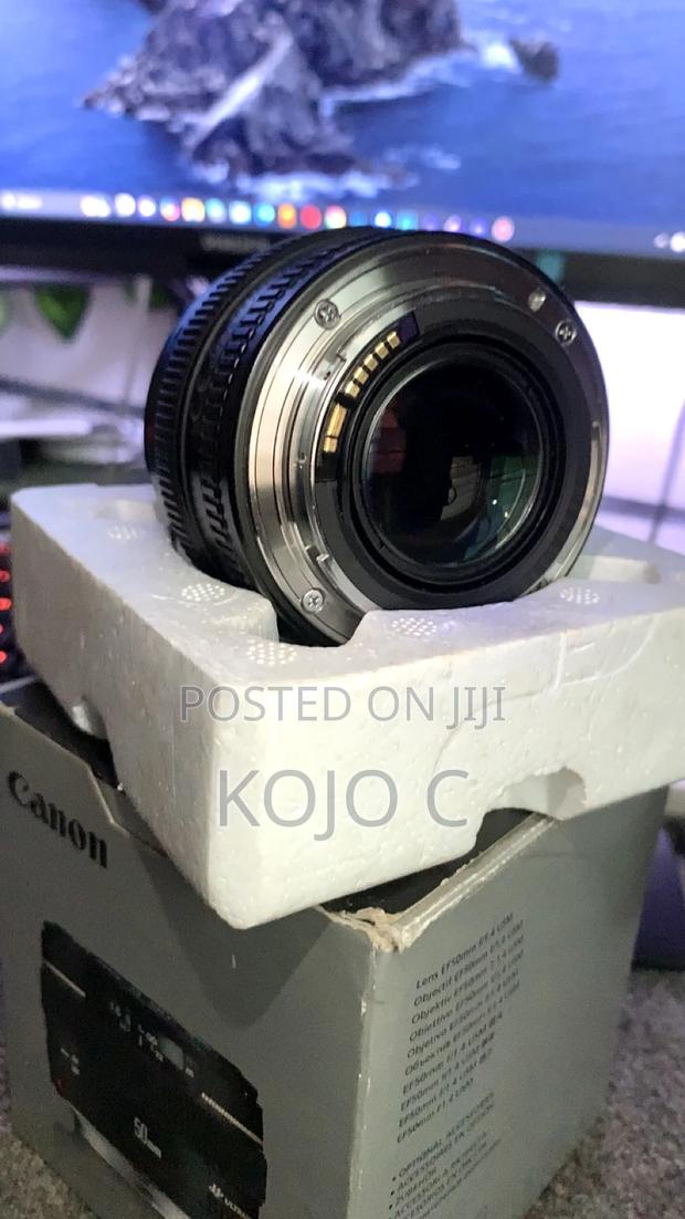 Canon 50mm 1.4 Lens photo 2