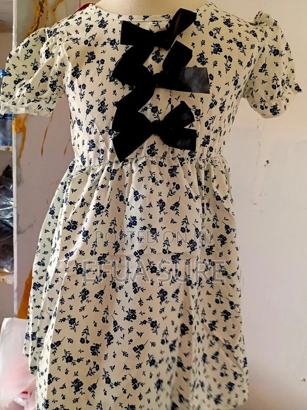Elegant Short Sleeve Dress With Round Neckline for Girls