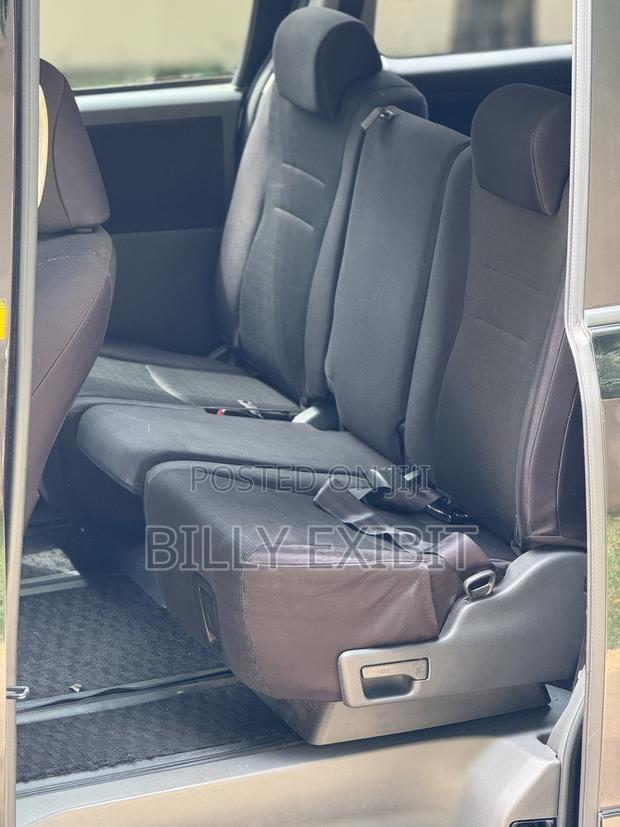 Toyota Voxy 2010 Black