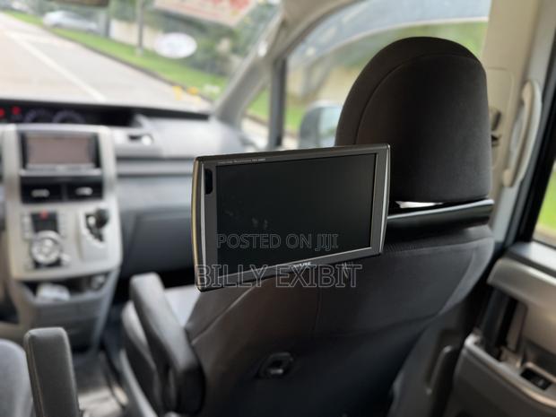 Toyota Voxy 2010 Black