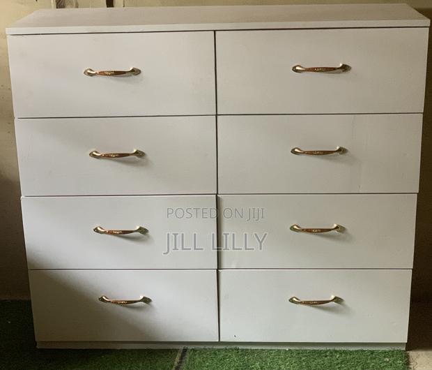 8 Chest Drawer for Sale photo 3
