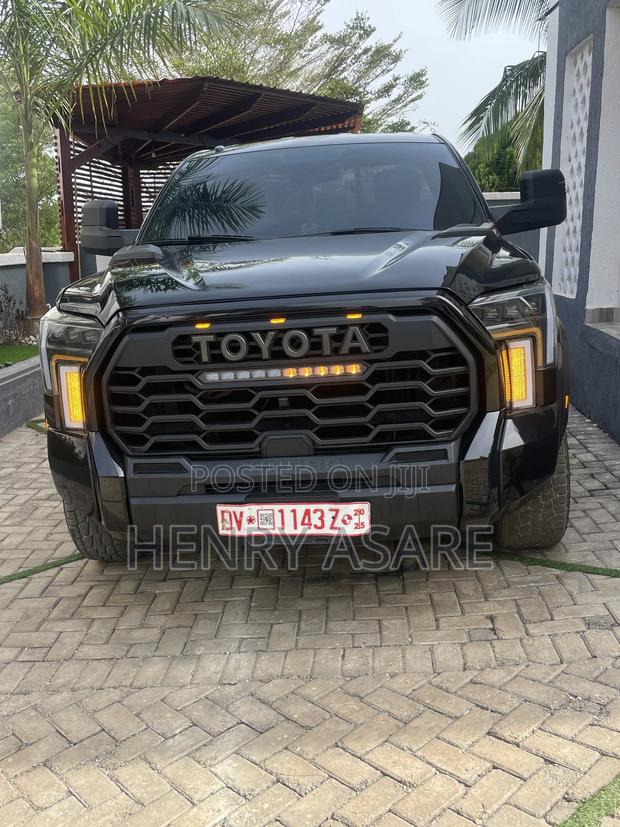 Toyota Tundra Limited 5.7L V8 4x4 Double Cab 6.6 ft. box 145.7 in. WB