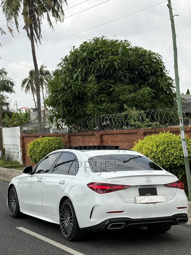 Mercedes-Benz C300 2023 White photo 4