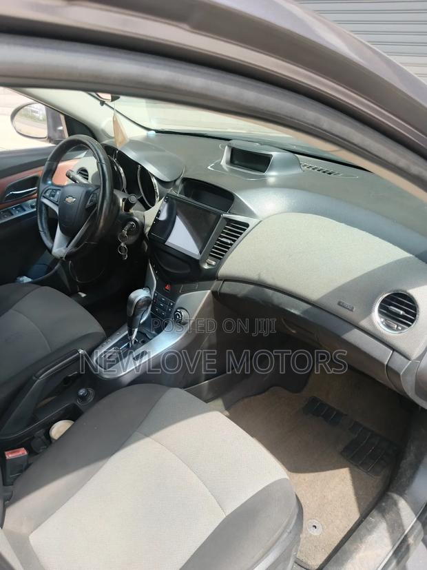 Chevrolet Cruze 2010 Gray
