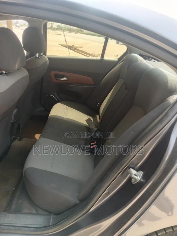 Chevrolet Cruze 2010 Gray