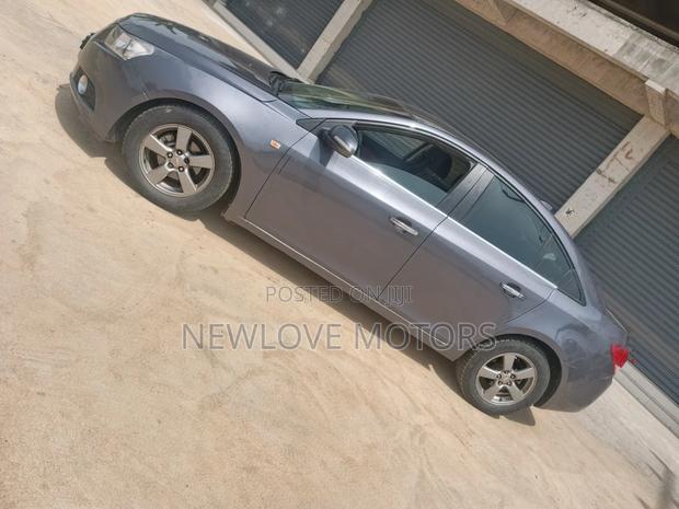 Chevrolet Cruze 2010 Gray