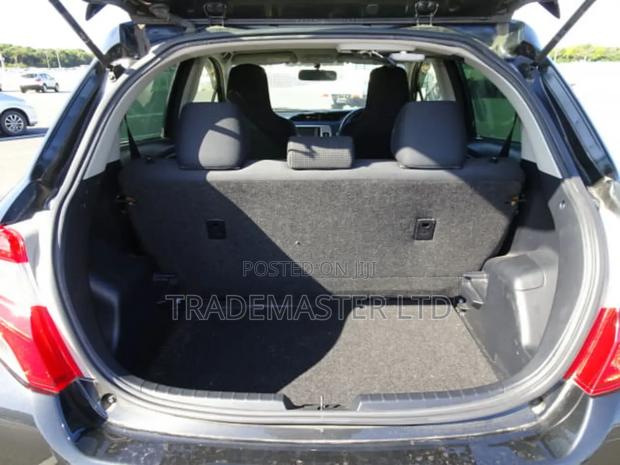Toyota Vitz 1.3 AWD 5dr 2015 Blue photo 20