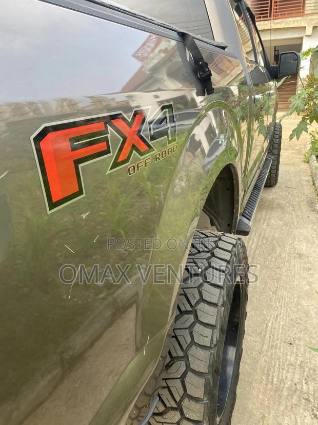 Ford F-150 XLT 4x4 Regular Cab Styleside 8 ft. box 141 in. WB 2018 Gray