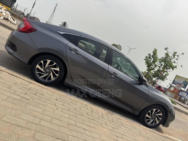 Honda Civic Sport Sedan 2019 Silver photo 6