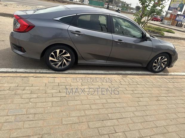 Honda Civic Sport Sedan 2019 Silver photo 7