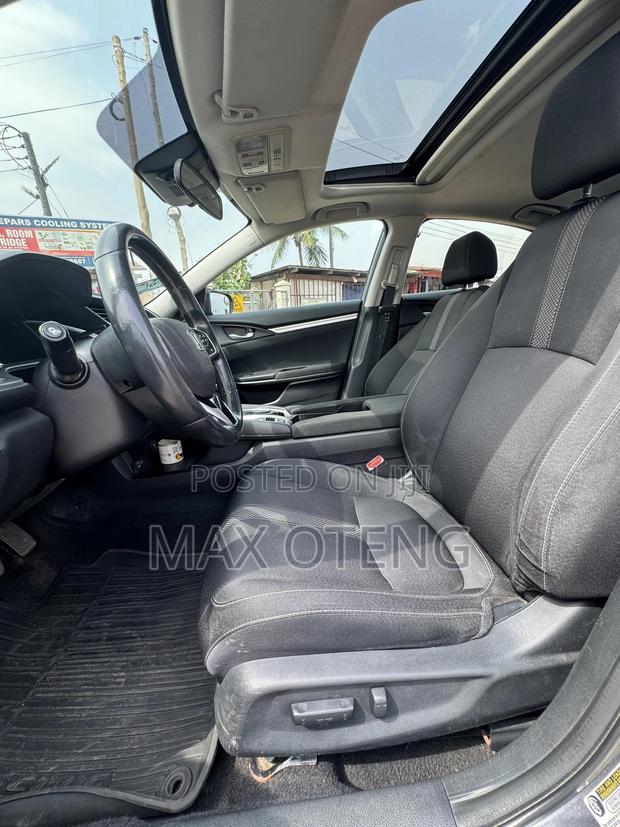 Honda Civic Sport Sedan 2019 Silver photo 8