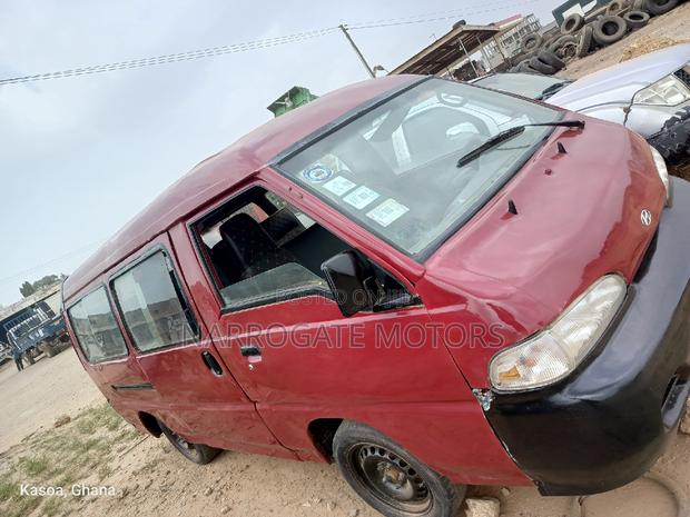 Hyundai H-100 2004 Red photo 6