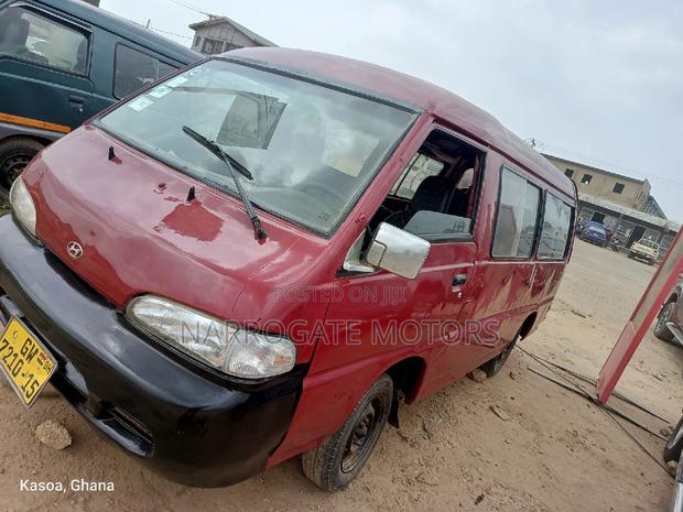 Hyundai H-100 2004 Red photo 7