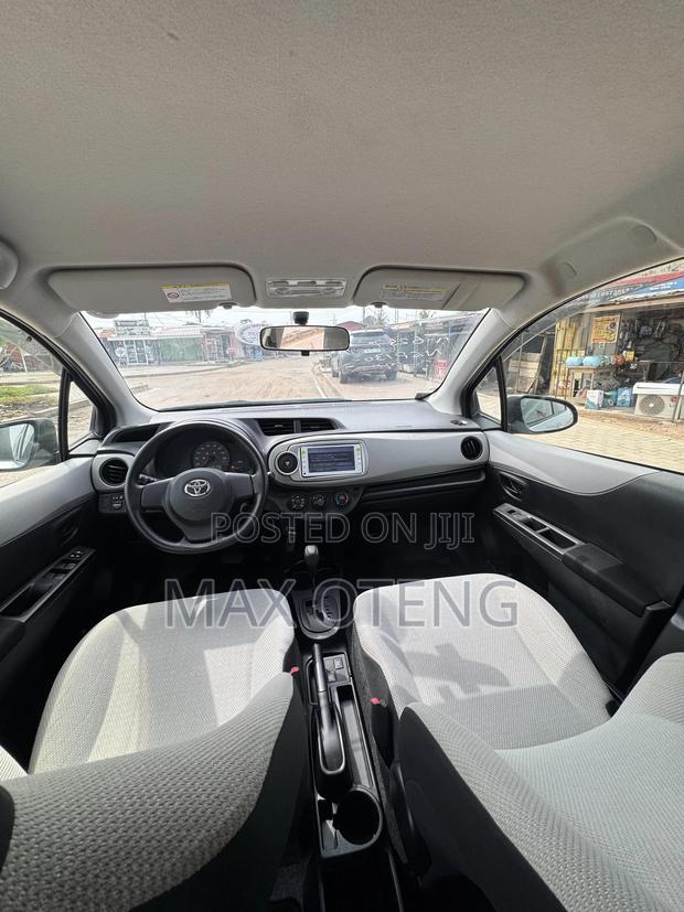 Toyota Vitz 1.0 FWD 3dr 2013 Silver photo 5