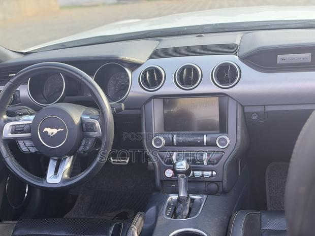 Ford Mustang GT Premium 2021 White photo 5