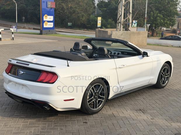 Ford Mustang GT Premium 2021 White photo 4