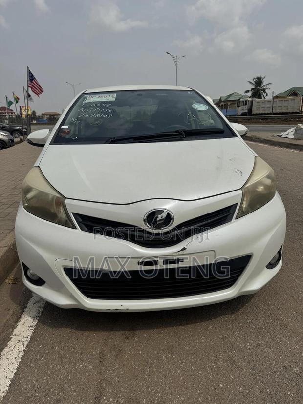 Toyota Vitz 1.3 AWD 3dr 2013 White