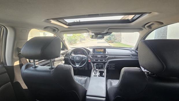 Honda Accord Touring 2018 Black photo 7