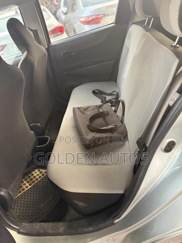 Toyota Vitz 1.3 FWD 5dr 2013 Silver