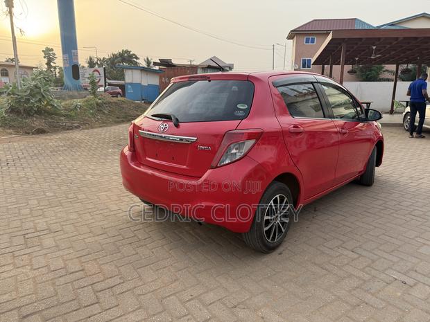 Toyota Vitz 1.5 FWD 5dr 2013 Red