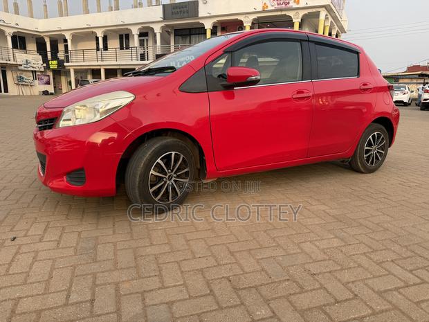 Toyota Vitz 1.5 FWD 5dr 2013 Red