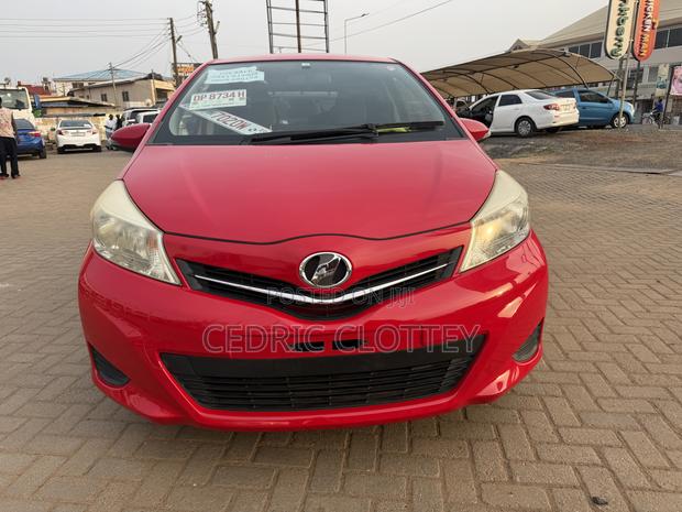 Toyota Vitz 1.5 FWD 5dr 2013 Red