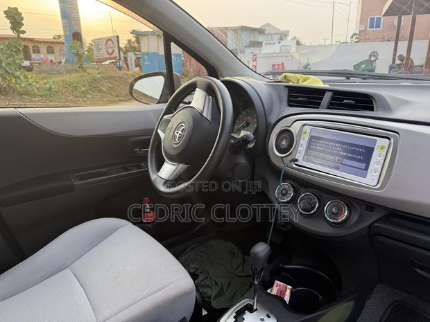 Toyota Vitz 1.5 FWD 5dr 2013 Red