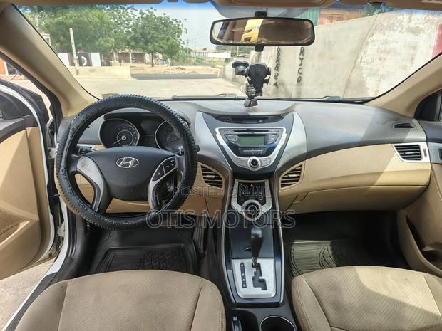 Hyundai Elantra GLS Automatic 2012 White photo 8