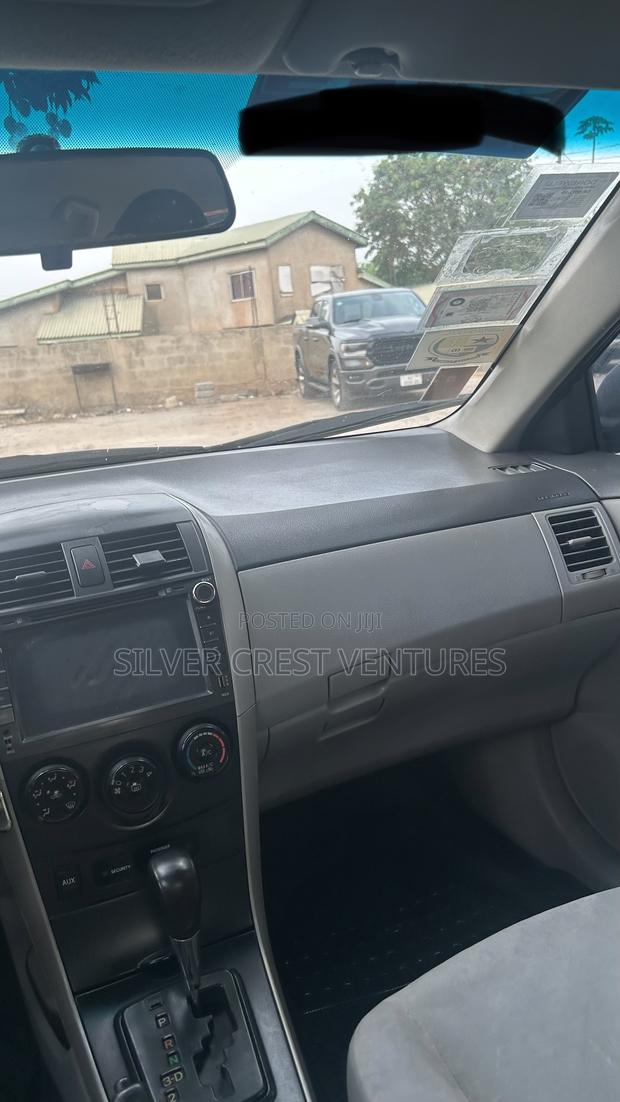 Toyota Corolla 2009 Gray