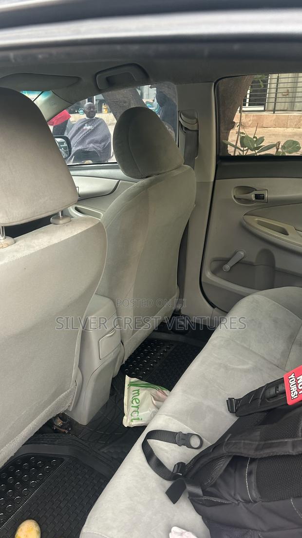 Toyota Corolla 2009 Gray