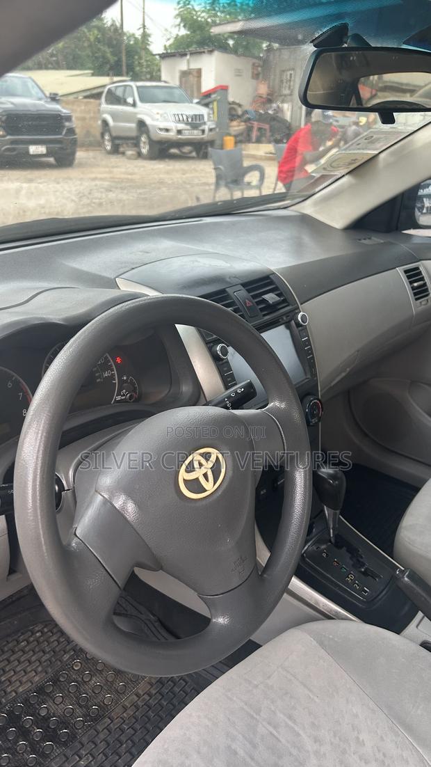 Toyota Corolla 2009 Gray