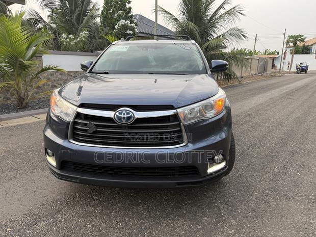 Toyota Highlander 2015 Blue