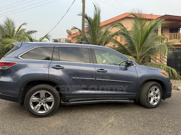 Toyota Highlander 2015 Blue