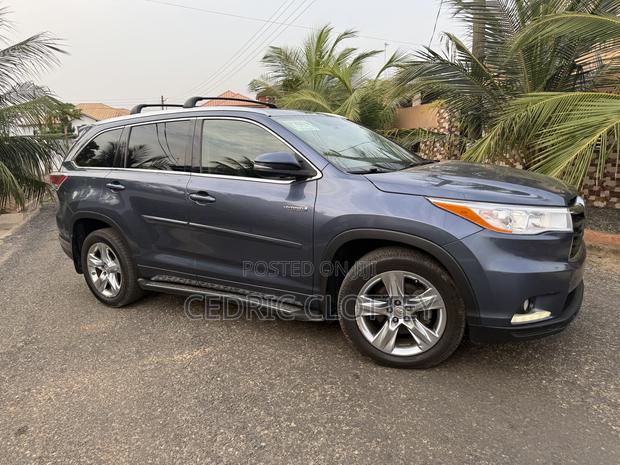Toyota Highlander 2015 Blue