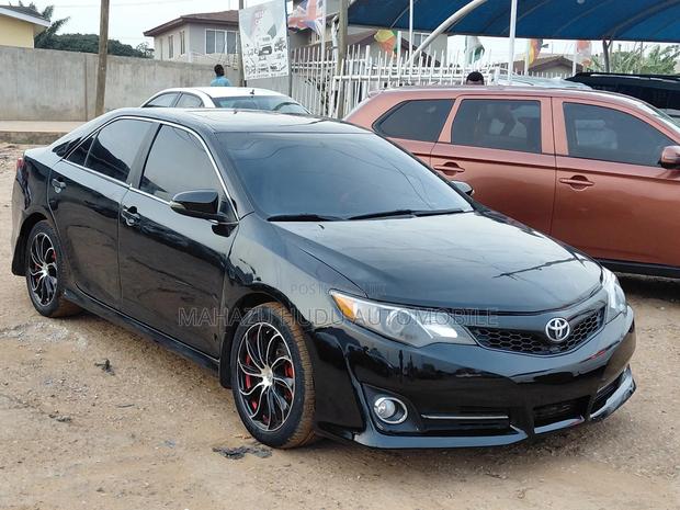 Toyota Camry SE Sport 4dr Sedan w/Prod. End 11/13 (2.5L 4cyl 6A) 2014