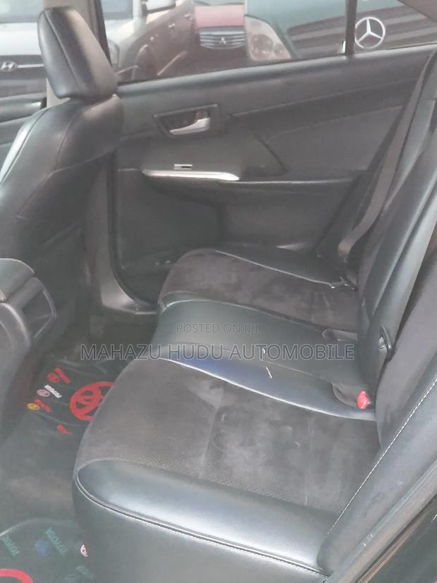 Toyota Camry SE Sport 4dr Sedan w/Prod. End 11/13 (2.5L 4cyl 6A) 2014