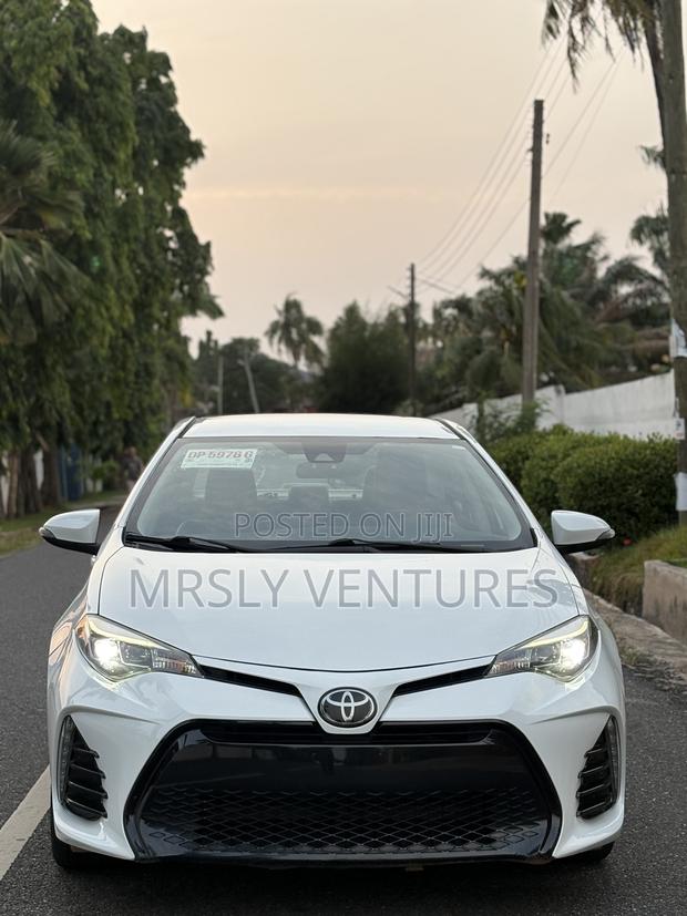 Toyota Corolla SE (1.8L 4cyl 2A) 2019