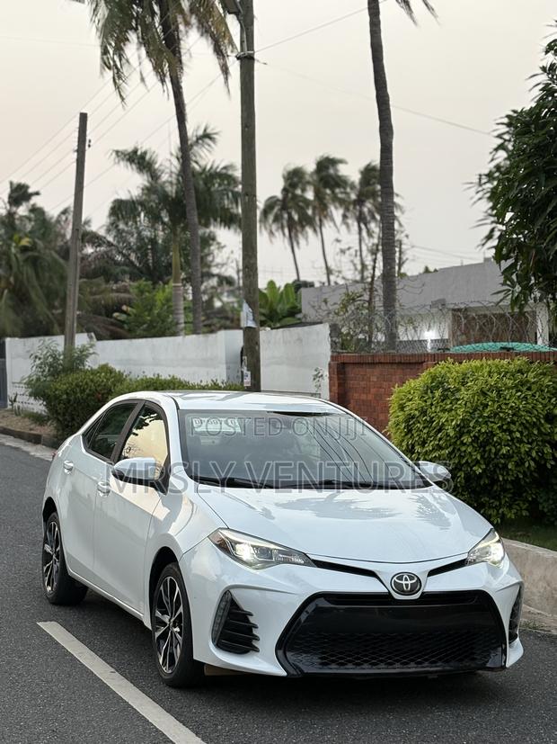 Toyota Corolla SE (1.8L 4cyl 2A) 2019