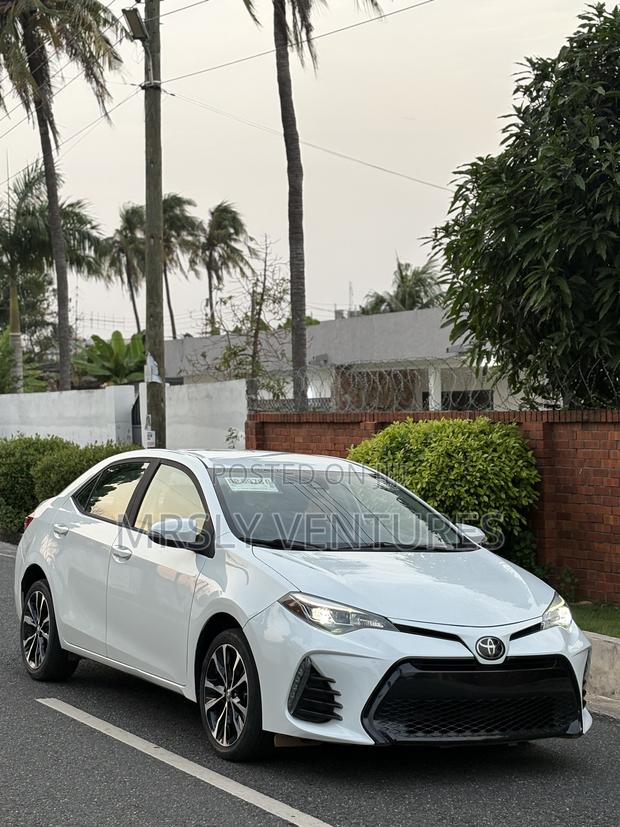 Toyota Corolla SE (1.8L 4cyl 2A) 2019