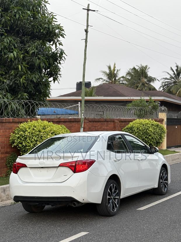 Toyota Corolla SE (1.8L 4cyl 2A) 2019