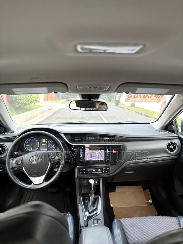 Toyota Corolla SE (1.8L 4cyl 2A) 2019