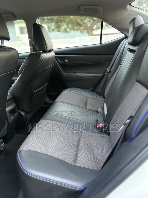 Toyota Corolla SE (1.8L 4cyl 2A) 2019