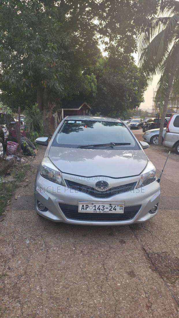 Toyota Vitz 1.3 AWD 3dr 2013 Silver